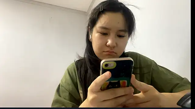 Snapshot of KaseyLeak chatting on July 9, 2026, 10:26 am KaseyLeak online show from July 9, 2026, 10:26 am