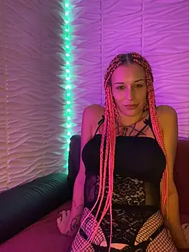 Dolly-Delicious online show from July 20, 2026, 9:06 pm