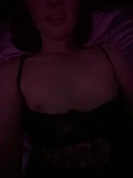 lynlou213 online show from July 6, 2026, 2:18 am