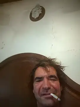 Snapshot of FilipeGmr chatting on August 3, 2026, 4:02 pm FilipeGmr online show from August 3, 2026, 4:02 pm