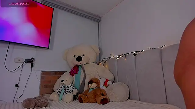 SARA-HCUTE14 online show from July 7, 2026, 6:47 am
