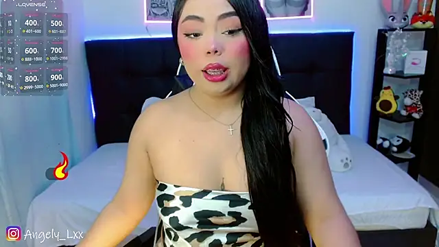Angely Lxx online show from July 23, 2026, 9:11 pm