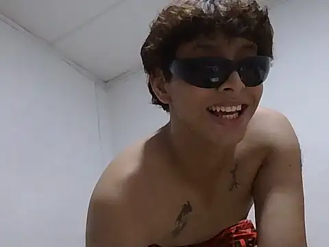 NarcismoXmoon online show from July 15, 2026, 12:17 am