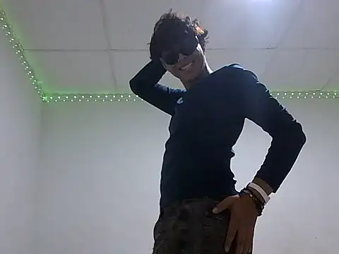 NarcismoXmoon online show from July 27, 2026, 12:28 am