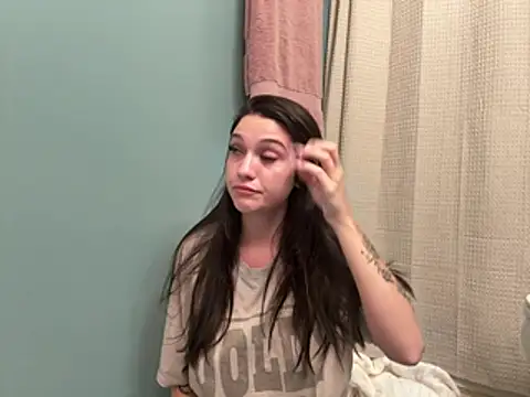 prettygirll00 online show from July 12, 2026, 11:27 pm