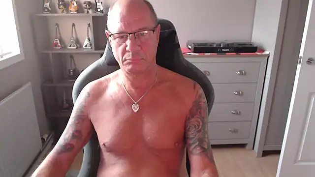 kellysomerset online show from July 15, 2026, 4:52 am