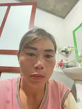 quyquy01 online show from July 14, 2026, 8:48 pm