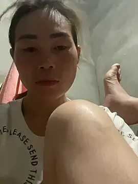 quyquy01 online show from July 26, 2026, 4:25 pm
