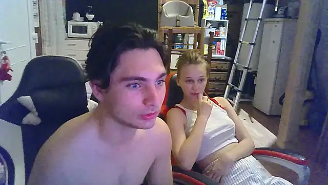 chrissexy40 online show from July 7, 2026, 9:40 pm