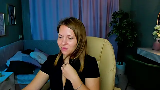 Snapshot of Kira_Miragee chatting on July 23, 2026, 1:58 am Kira Miragee online show from July 23, 2026, 1:58 am