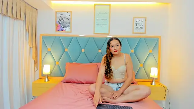 Snapshot of miss__kiara chatting on July 9, 2026, 7:35 pm miss kiara online show from July 9, 2026, 7:35 pm