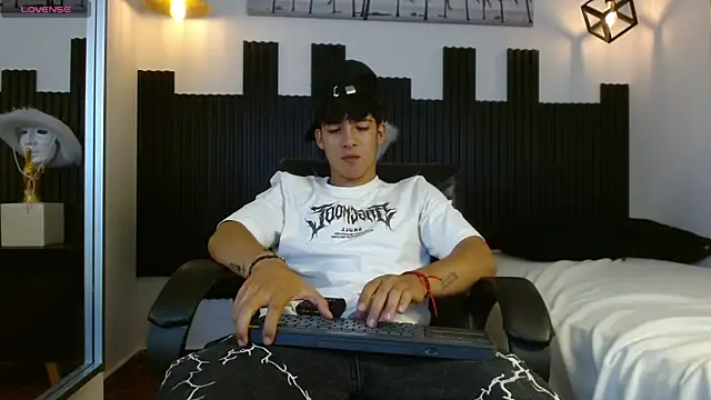 ren storm online show from July 29, 2026, 3:28 am