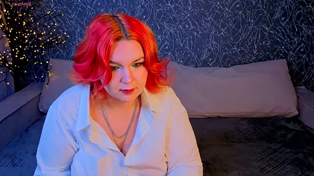 Emma Davise online show from July 27, 2026, 1:01 am