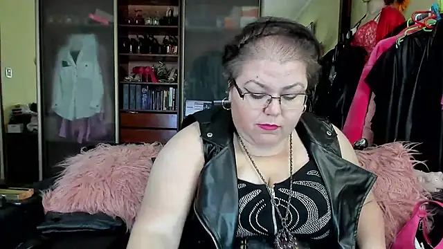 Snapshot of KaryQueen chatting on February 13, 2025, 4:11 am KaryQueen online show from February 13, 2025, 4:11 am