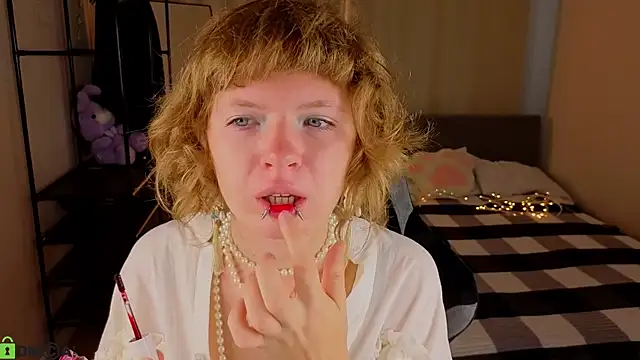 VioletDesiree online show from July 28, 2026, 1:02 am