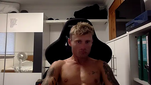 Nakedendurance1994 online show from August 5, 2026, 6:24 pm