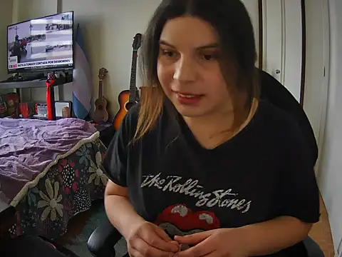 Snapshot of Allis_Wonderland chatting on July 18, 2026, 8:17 pm Allis Wonderland online show from July 18, 2026, 8:17 pm