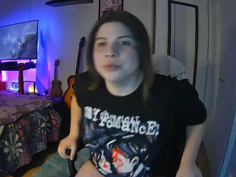 Snapshot of Allis_Wonderland chatting on July 27, 2026, 3:46 am Allis Wonderland online show from July 27, 2026, 3:46 am