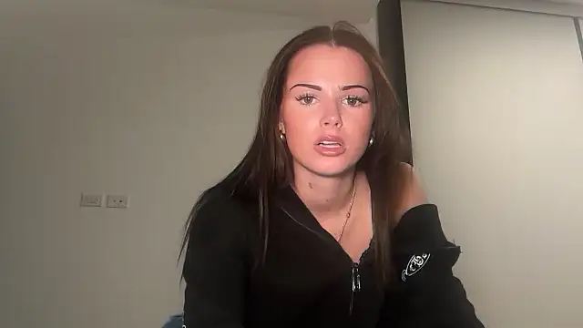 KateKinley online show from July 18, 2026, 5:38 am