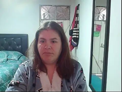 Snapshot of Pao_vi chatting on August 4, 2026, 7:18 pm Pao vi online show from August 4, 2026, 7:18 pm