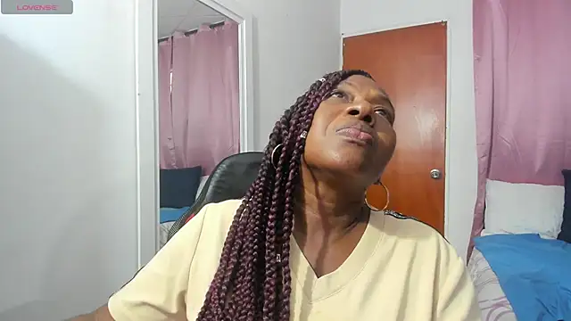 LupeAdams online show from April 7, 2026, 10:22 pm