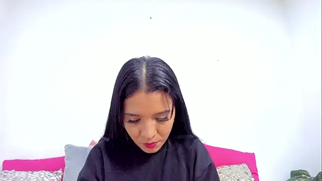 BritnnatyLonze online show from July 28, 2026, 8:12 pm