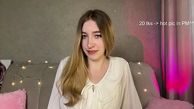 creamberryy online show from July 17, 2026, 9:06 am