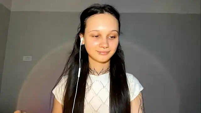 MayraLucarelli online show from July 11, 2026, 10:15 am
