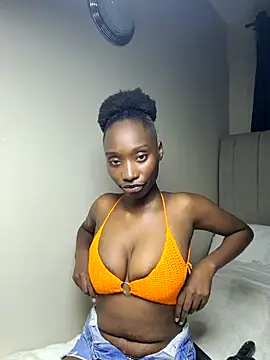 rosyrebel  online show from July 19, 2026, 7:32 pm
