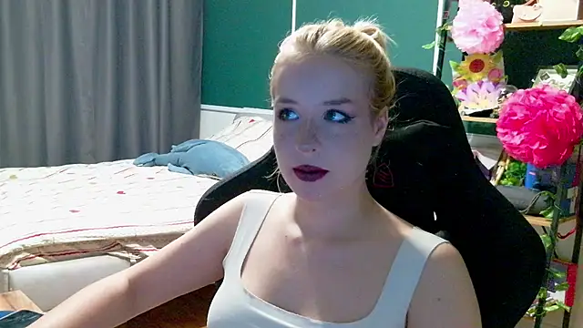 Eden Rose online show from July 28, 2026, 9:36 pm