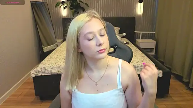 AmeliaxCandy online show from July 25, 2026, 10:00 am