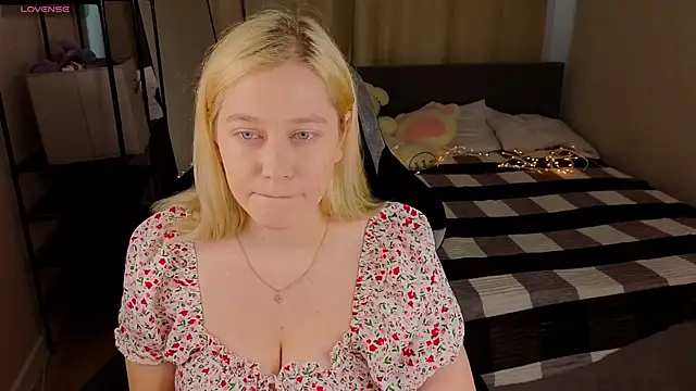 AmeliaxCandy online show from July 27, 2026, 8:54 am