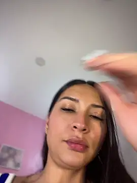 sofiasirena online show from July 18, 2026, 3:04 am