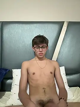 Snapshot of ItsJuanLuxxOficial chatting on July 13, 2026, 2:55 am ItsJuanLuxxOficial online show from July 13, 2026, 2:55 am