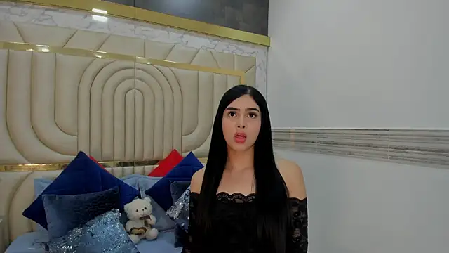 NahomiDeluxe online show from July 23, 2026, 2:03 pm
