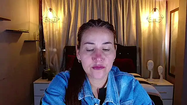 kathekitten online show from July 27, 2026, 7:32 pm