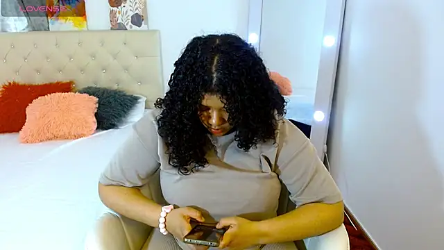 anna curly18 online show from July 18, 2026, 6:49 pm
