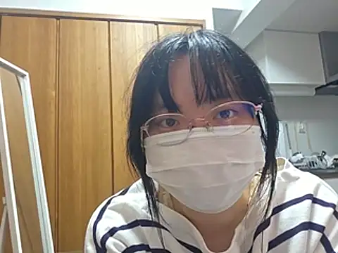 Snapshot of momonga_ichigo chatting on August 4, 2026, 3:38 pm momonga ichigo online show from August 4, 2026, 3:38 pm