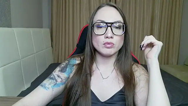 CarolineGlow  online show from July 21, 2026, 5:14 pm
