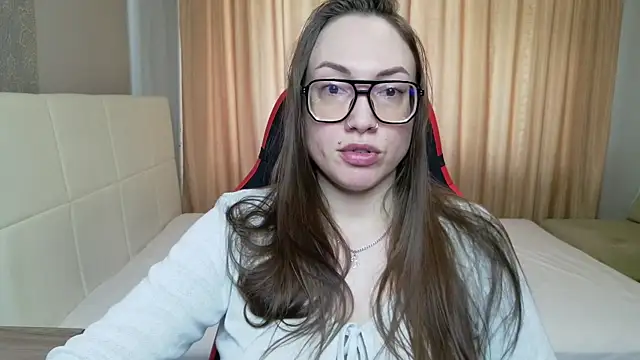 CarolineGlow  online show from July 23, 2026, 10:12 am