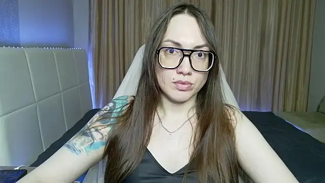 CarolineGlow  online show from July 27, 2026, 5:42 pm