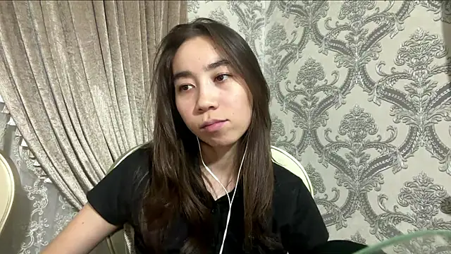 cocoSharms online show from July 28, 2026, 4:39 pm