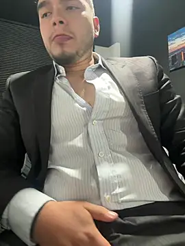EnzoDimitrov online show from July 16, 2026, 2:41 am