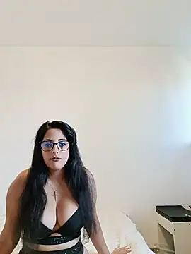 Snapshot of Foxy_reed chatting on July 18, 2026, 1:52 pm Foxy reed online show from July 18, 2026, 1:52 pm