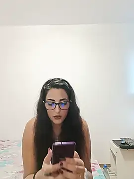 Snapshot of Foxy_reed chatting on August 5, 2026, 4:01 pm Foxy reed online show from August 5, 2026, 4:01 pm