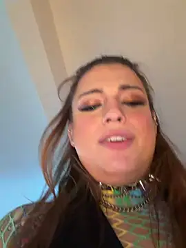 UrHellBri-L online show from July 23, 2026, 3:48 am