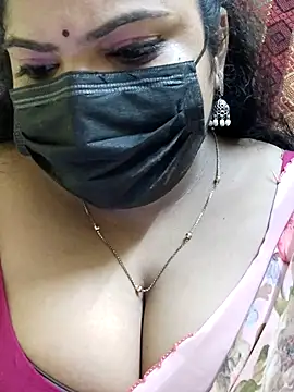 Floraa-Queen online show from July 25, 2026, 3:51 pm