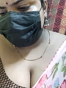 Floraa-Queen online show from July 23, 2026, 12:57 pm