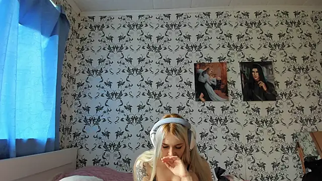 AriaArina online show from July 22, 2026, 3:58 pm