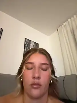 NeleWagner online show from July 25, 2026, 7:42 pm